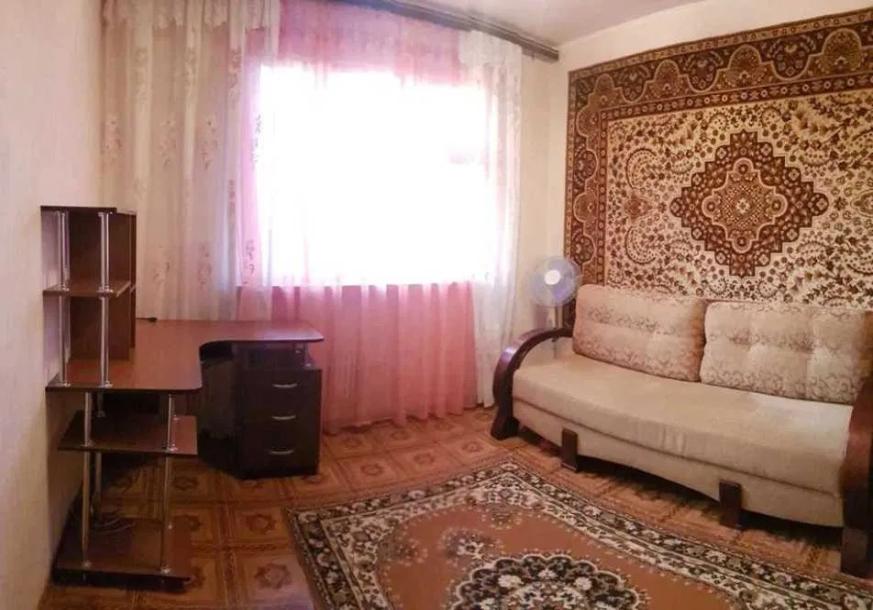 Квартира, 2-кімн., Харьков, Рогань жилмассив, Роганская