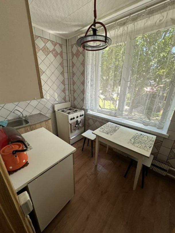 Квартира, 2-кімн., Харьков, 522м/р, Непокоренных (Героев Труда)