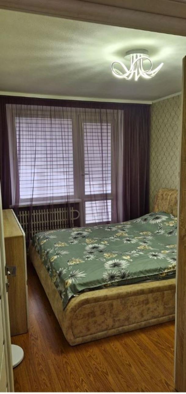 Квартира, 3-кімн., Харьков, 608м/р, Валентиновская