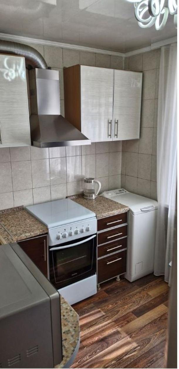 Квартира, 3-кімн., Харьков, 608м/р, Валентиновская