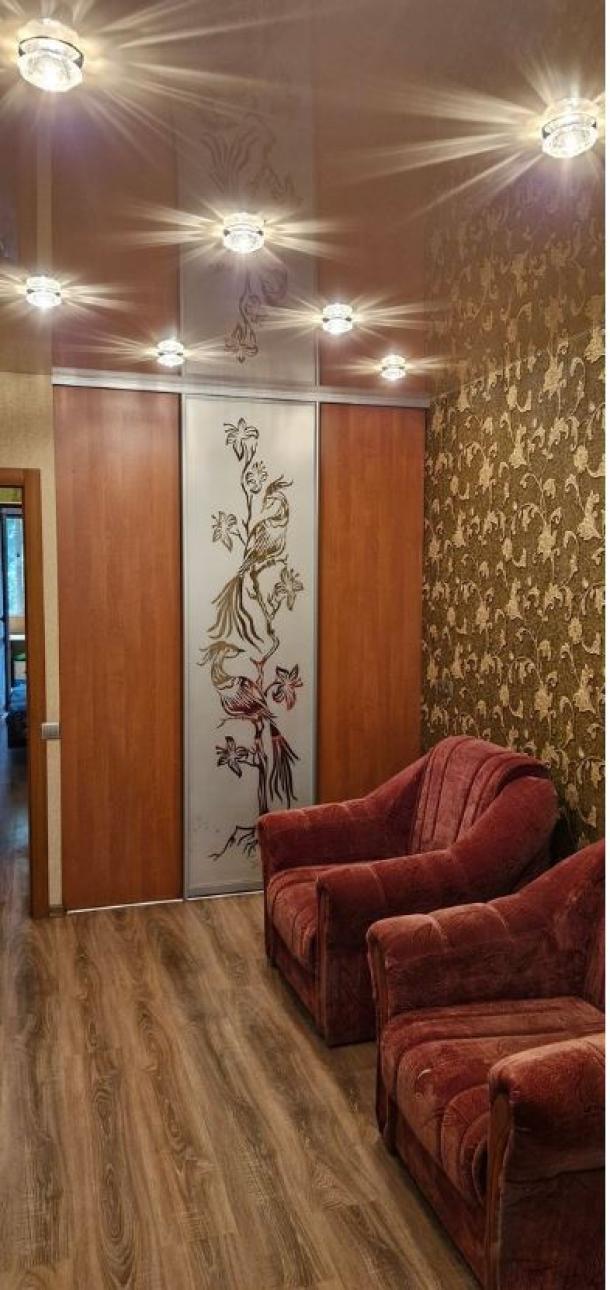 Квартира, 3-кімн., Харьков, 608м/р, Непокоренных (Героев Труда)