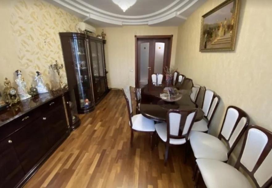 Квартира, 3-кімн., Харьков, Сосновая горка, Науки пр.