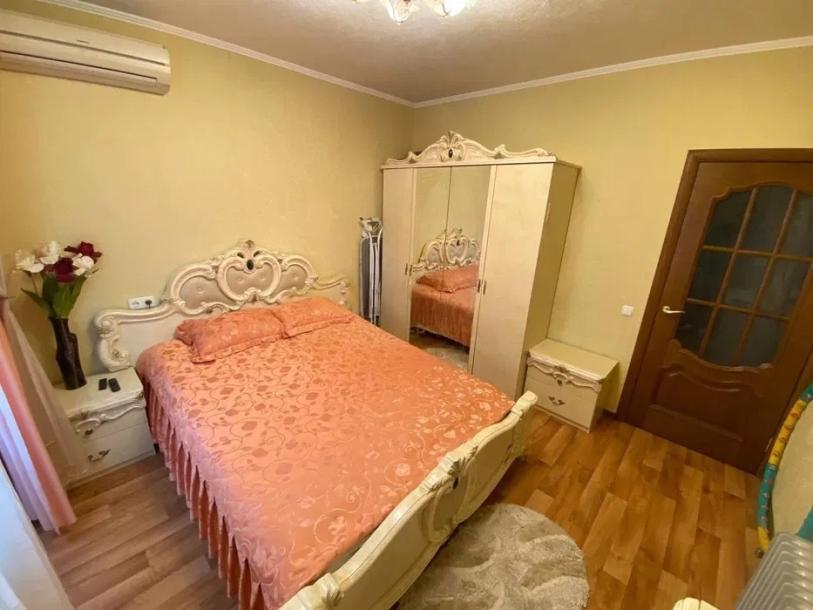 Квартира, 2-кімн., Харьков, Масельского метро, Героев Харькова пр-т