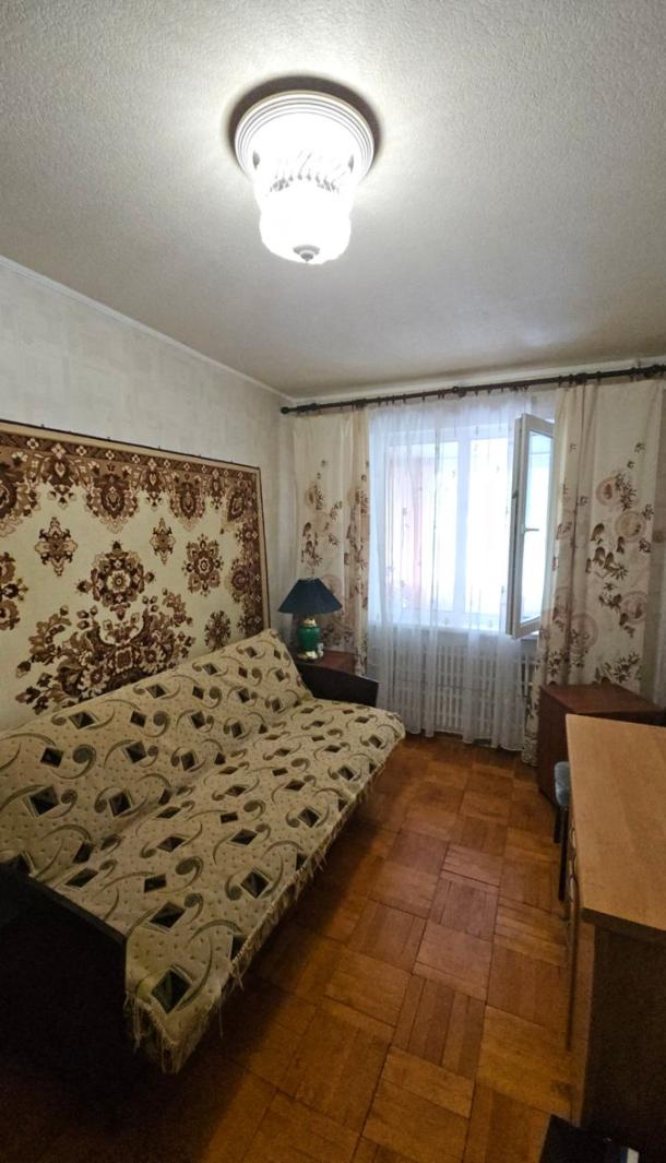 Квартира, 2-кімн., Харьков, 604м/р, Тракторостроителей просп.