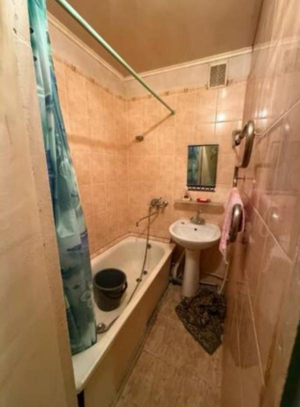 Квартира, 3-кімн., Харьков, 533м/р, Тракторостроителей просп.