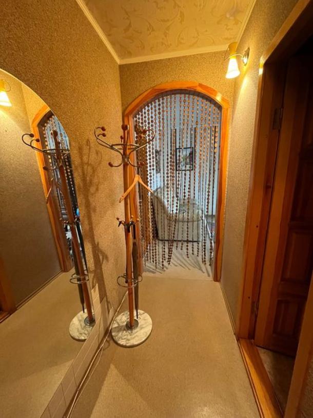 Квартира, 2-кімн., Харьков, 606м/р, Тракторостроителей просп.