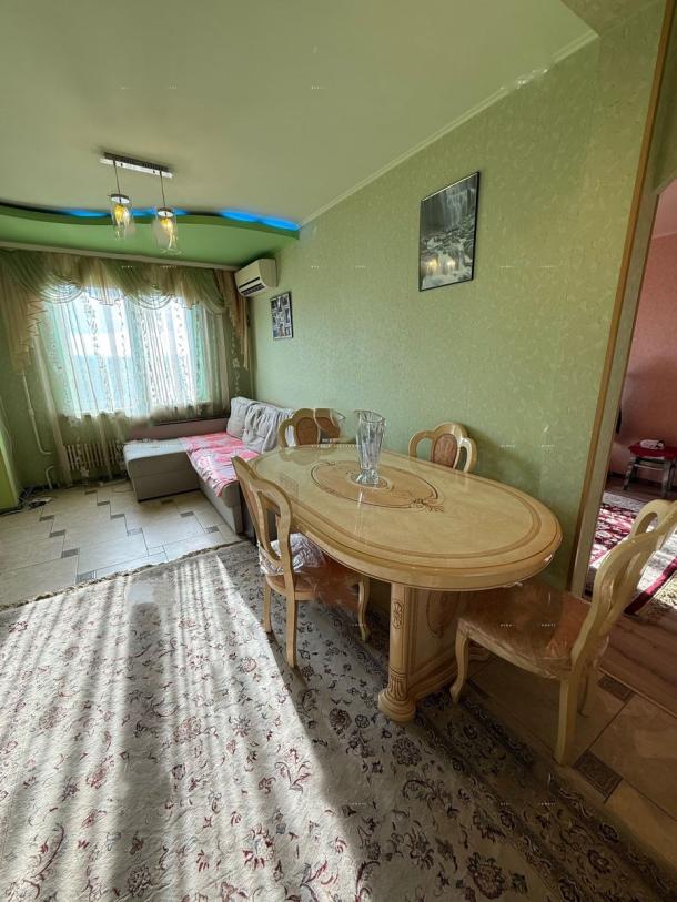 Квартира, 3-кімн., Харьков, 656м/р, Гвардейцев Широнинцев