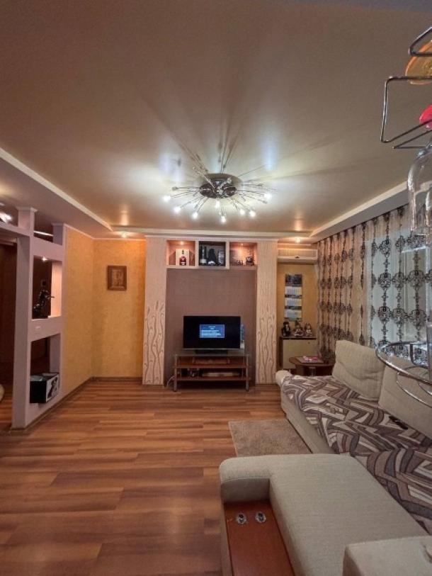 Квартира, 3-кімн., Харьков, 607м/р, Гвардейцев Широнинцев