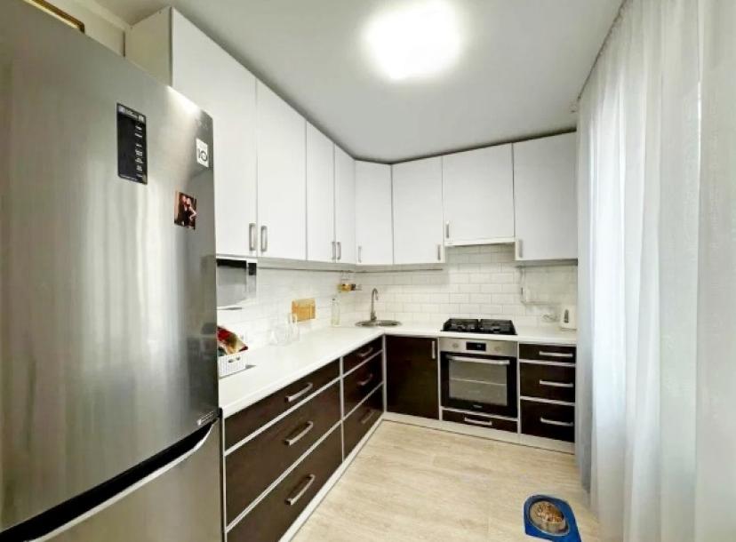 Квартира, 3-кімн., Харьков, 607м/р, Тракторостроителей просп.