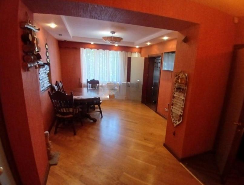 Квартира, 3-кімн., Харьков, 625м/р, Амосова