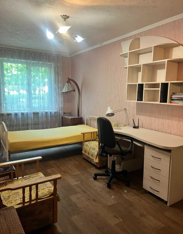 Квартира, 3-кімн., Харьков, 604м/р, Тракторостроителей просп.