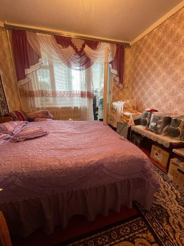 Квартира, 3-кімн., Харьков, Рогань жилмассив, Луи Пастера