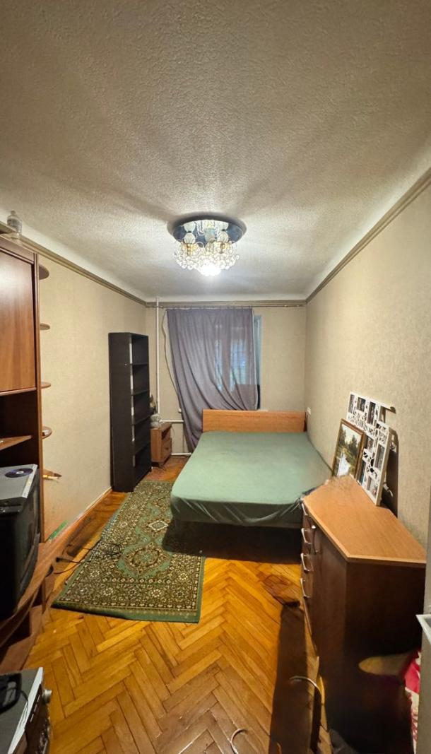 Квартира, 3-кімн., Харьков, Павлово Поле, Александра Олеся (Есенина)
