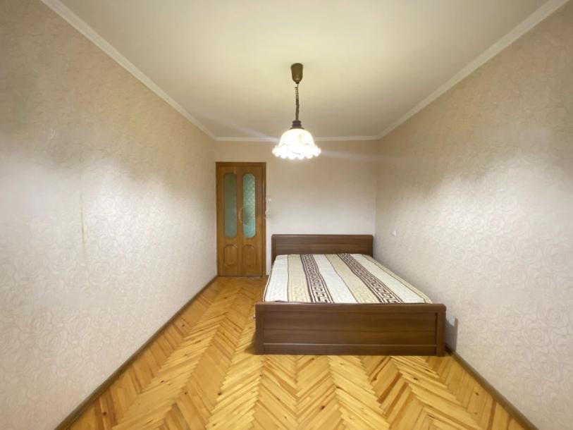 Квартира, 3-кімн., Харьков, Новые Дома, Каденюка (Танкопия)