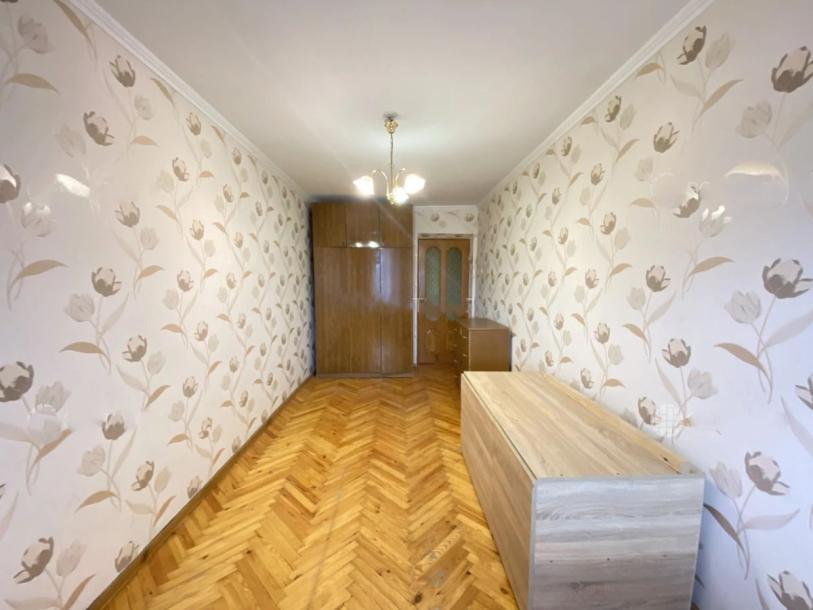 Квартира, 3-кімн., Харьков, Новые Дома, Каденюка (Танкопия)