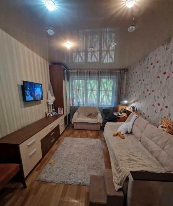 Квартира, 3-кімн., Харьков, 608м/р, Гвардейцев Широнинцев