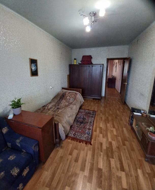 Квартира, 3-кімн., Харьков, Залютино, Славы пр.