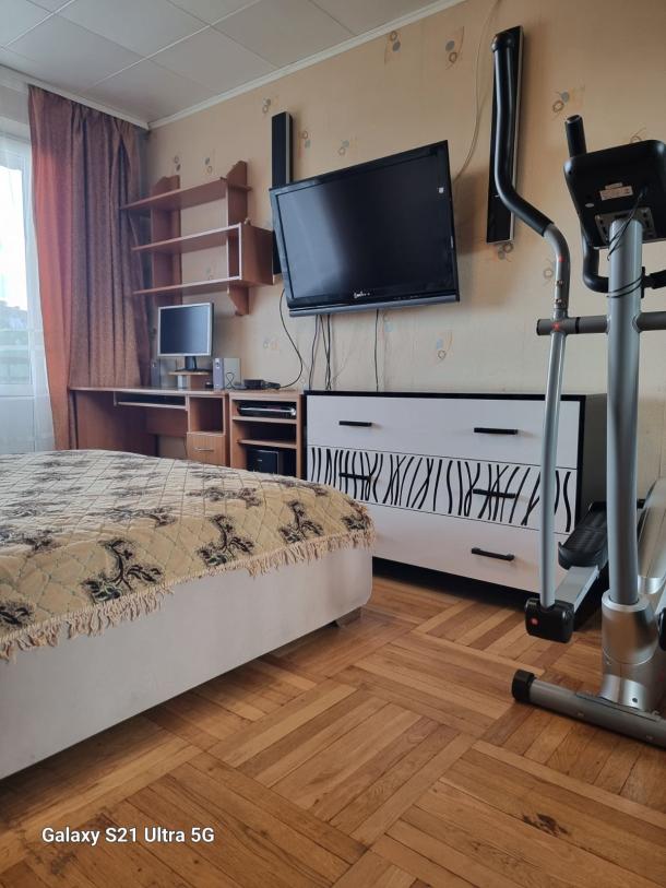 Квартира, 3-кімн., Харьков, Павлово Поле, Деревянко