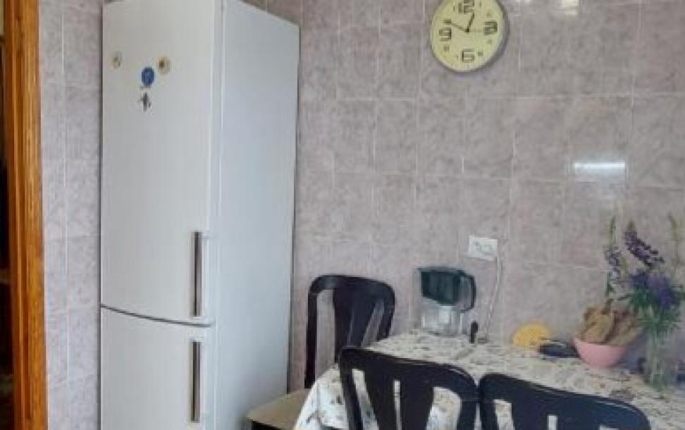 Квартира, 3-кімн., Харьков, Песочин, Квартальная