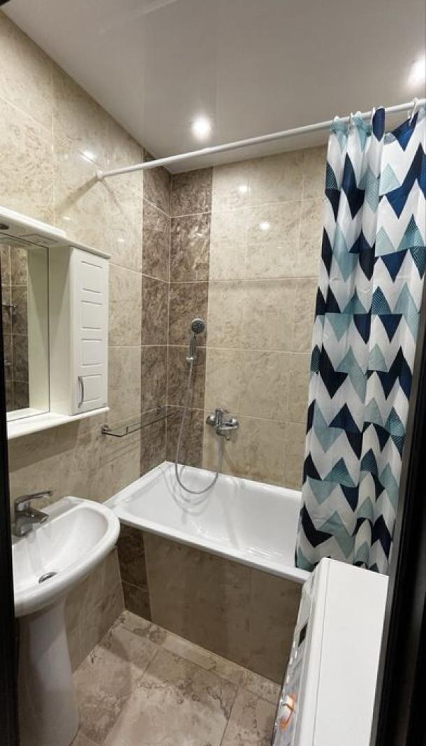 Квартира, 2-кімн., Харьков, 605м/р, Гвардейцев Широнинцев