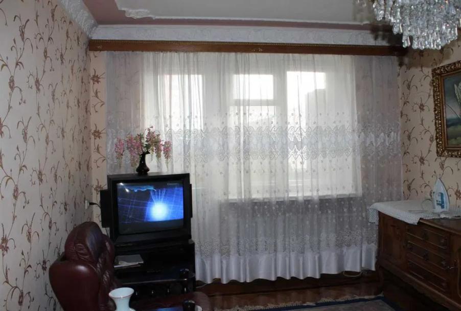 Квартира, 2-кімн., Харьков, Гагарина метро , Аэрокосмический просп. (Гагарина проспект)