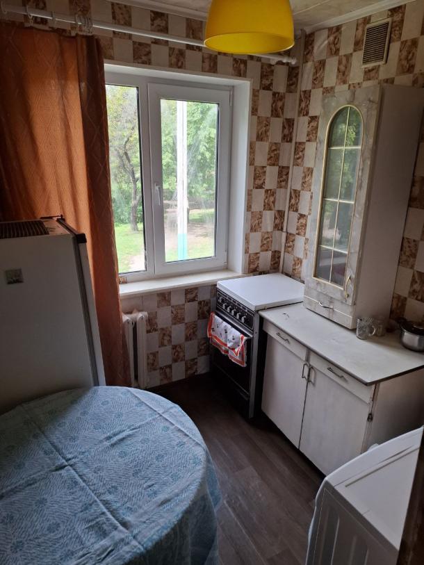 Квартира, 2-кімн., Харьков, 604м/р, Тракторостроителей просп.