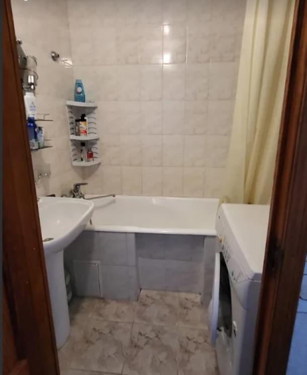 Квартира, 3-кімн., Харьков, 535Ам/р, Валентиновская