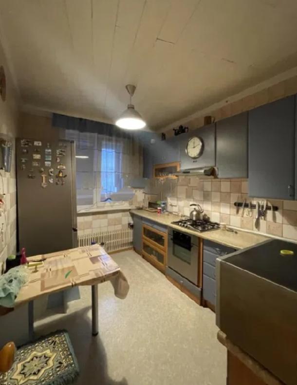 Квартира, 3-кімн., Харьков, 5 Северная Салтовка, Метростроителей