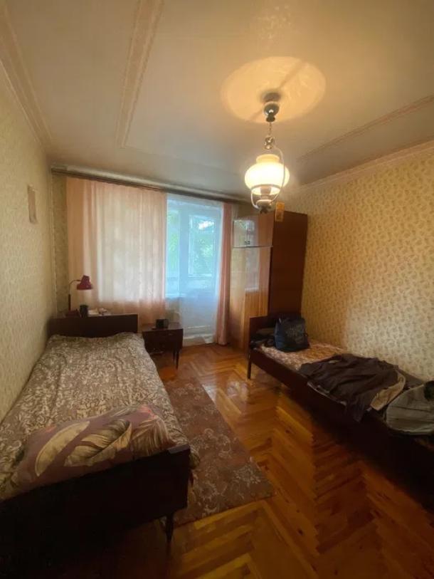Квартира, 3-кімн., Харьков, Рогань жилмассив, Зубарева