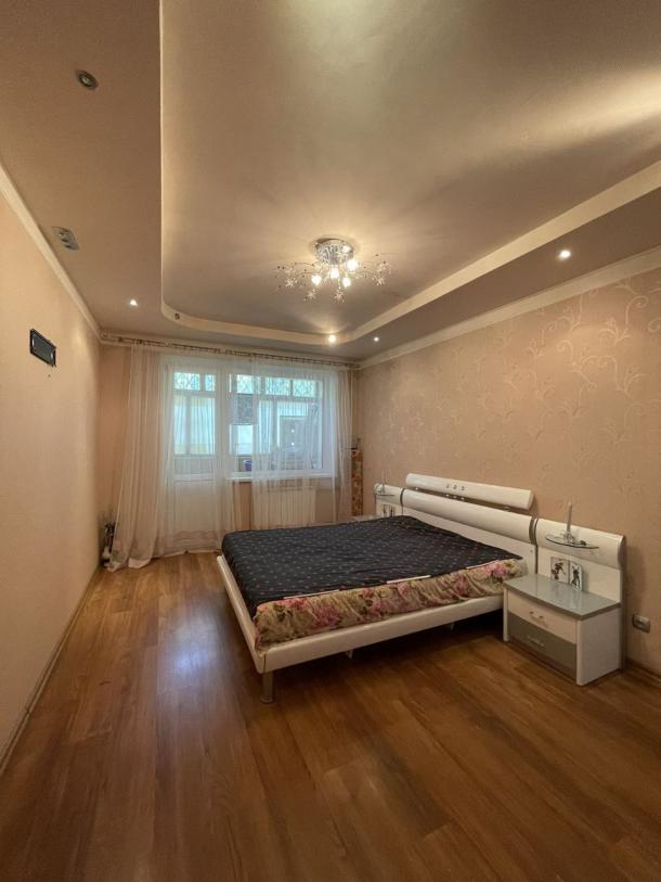 Квартира, 3-кімн., Харьков, Павлово Поле, Станислава Парталы (Балакирева)