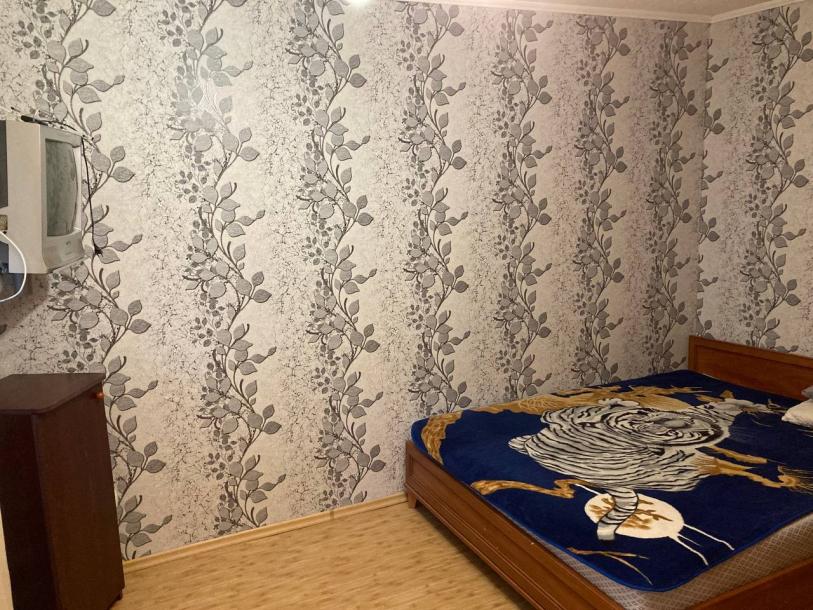 Квартира, 3-кімн., Харьков, 1 Северная Салтовка, Гвардейцев Широнинцев