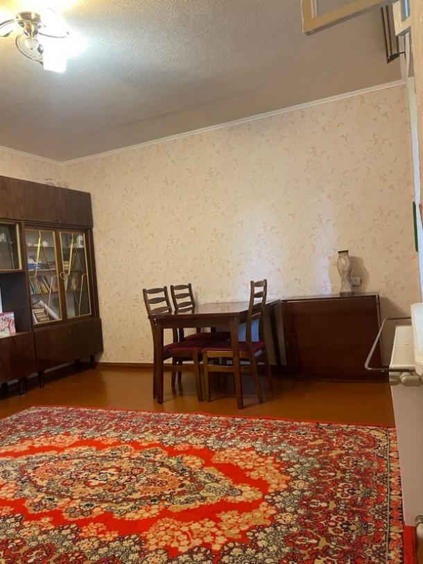 Квартира, 3-кімн., Дергачи, Харьковский район, Садовая (Чубаря, Советская, Свердлова)