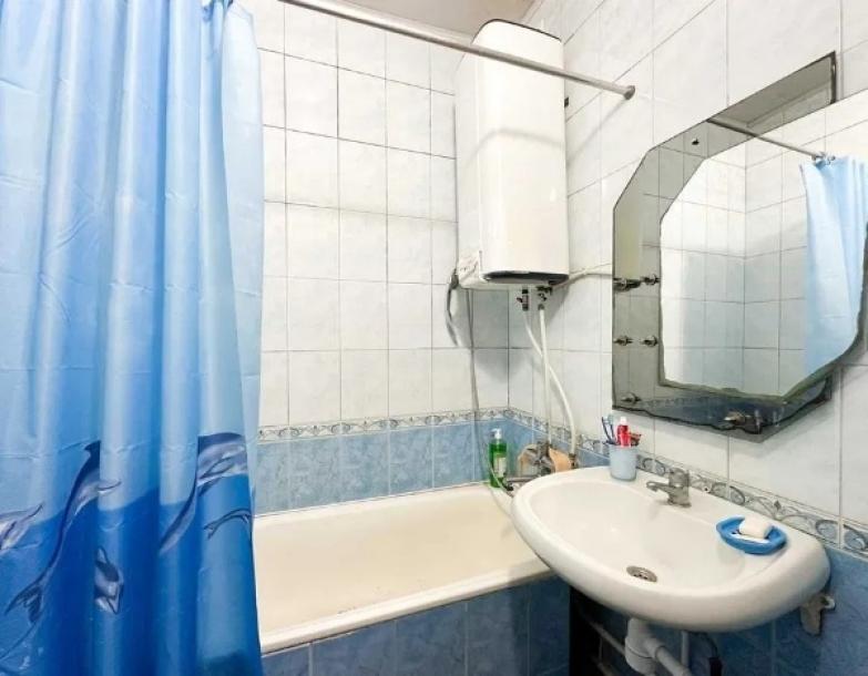 Квартира, 3-кімн., Харьков, Восточный, Роганская