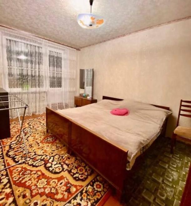 Квартира, 3-кімн., Харьков, 608м/р, Непокоренных (Героев Труда)