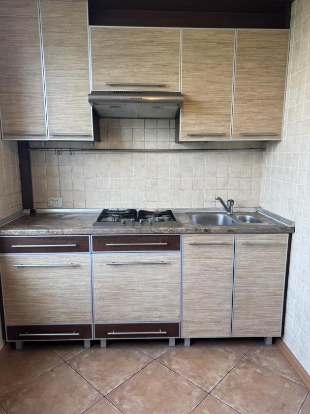 Квартира, 3-кімн., Харьков, 520м/р, Гвардейцев Широнинцев