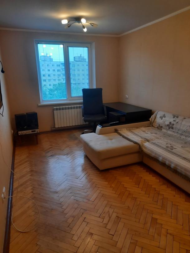 Квартира, 3-кімн., Харьков, 531м/р, Непокоренных (Героев Труда)