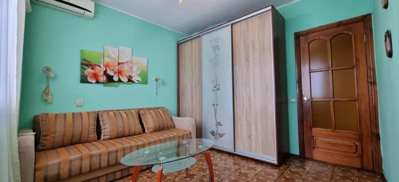 Квартира, 2-кімн., Харьков, Рогань жилмассив, Роганская