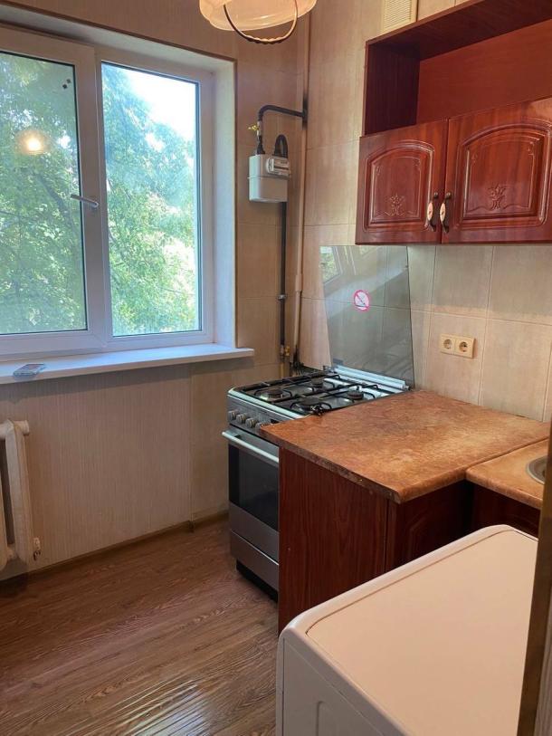 Квартира, 2-кімн., Харьков, 606м/р, Тракторостроителей просп.