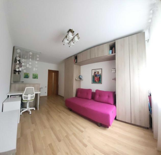 Квартира, 2-кімн., Харьков, 607м/р, Тракторостроителей просп.