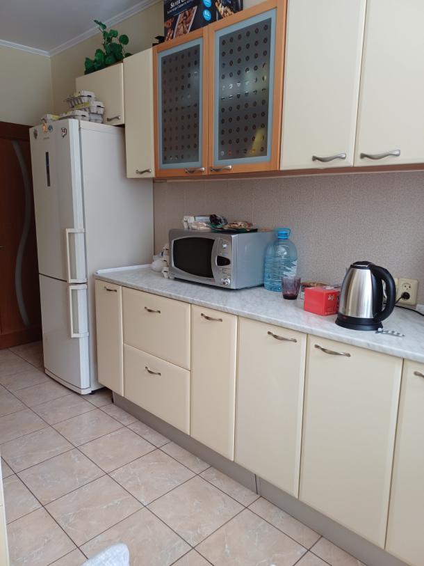 Квартира, 4-кімн., Харьков, 607м/р, Непокоренных (Героев Труда)