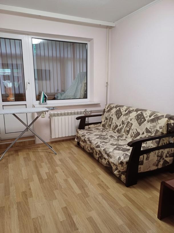 Квартира, 4-кімн., Харьков, 607м/р, Непокоренных (Героев Труда)