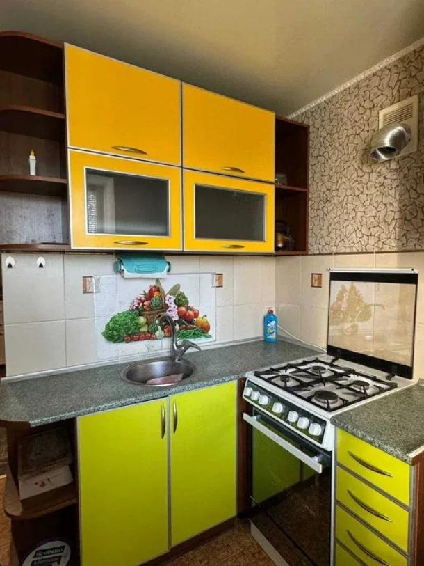Квартира, 2-кімн., Чугуев, Чугуевский район