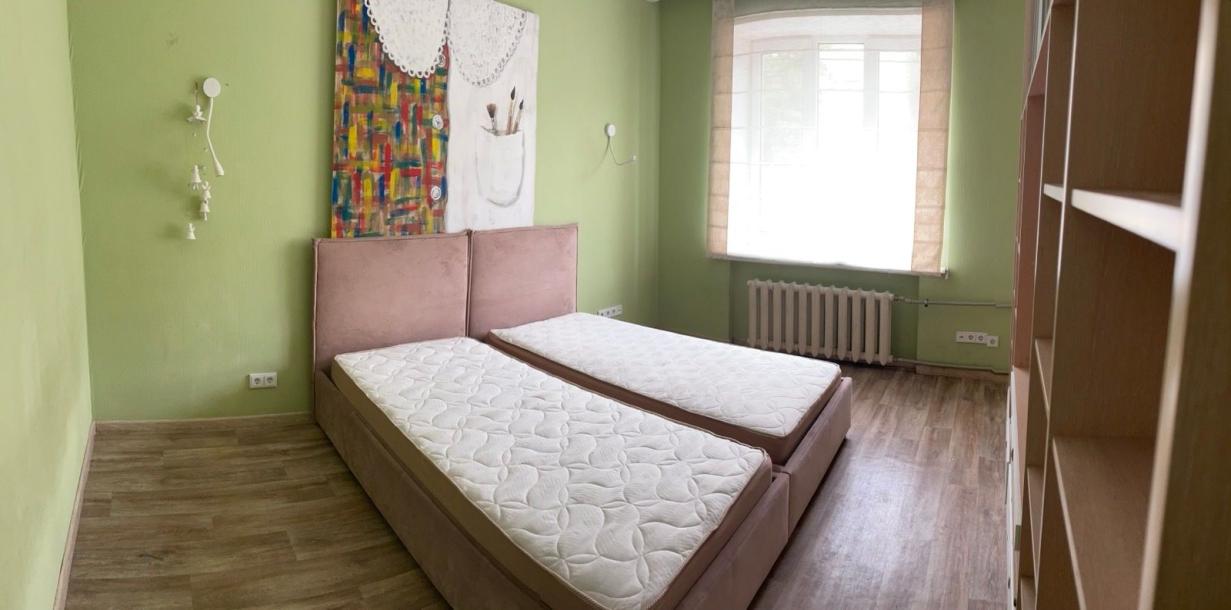 Квартира, 3-кімн., Харьков, Нагорный, Веснина