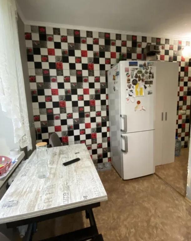 Квартира, 2-кімн., Харьков, 524м/р, Непокоренных (Героев Труда)