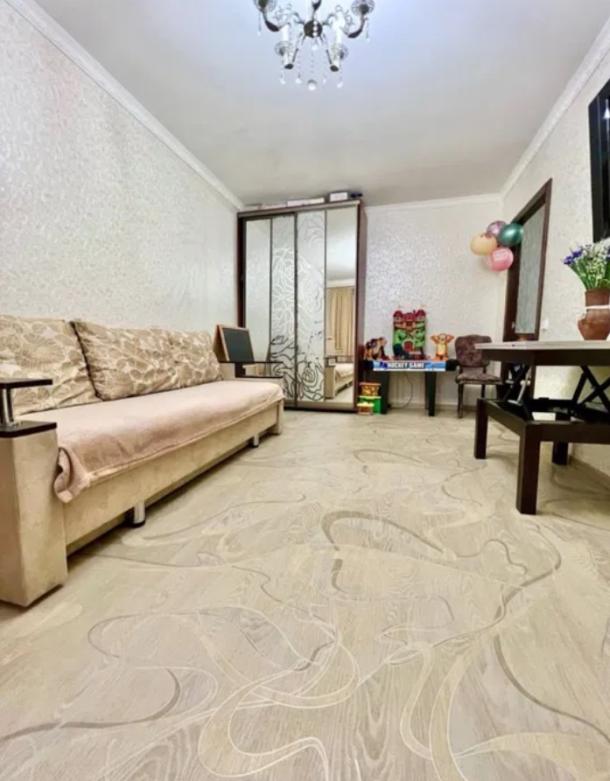 Квартира, 2-кімн., Харьков, 524м/р, Непокоренных (Героев Труда)