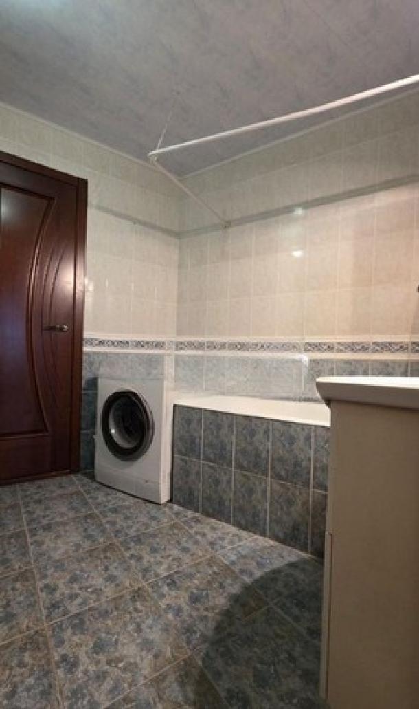 Квартира, 3-кімн., Харьков, 604м/р, Тракторостроителей просп.