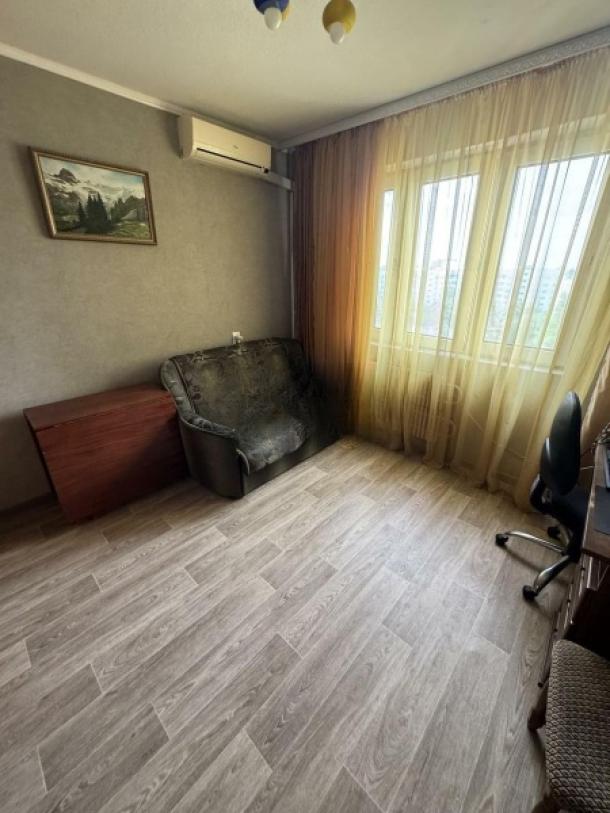 Квартира, 3-кімн., Харьков, 656м/р, Юбилейный пр. (50 лет ВЛКСМ пр.)