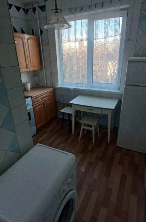 Квартира, 4-кімн., Харьков, 522м/р, Непокоренных (Героев Труда)