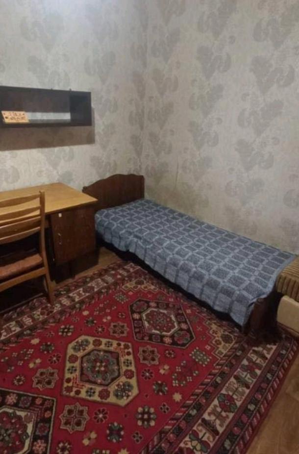Квартира, 4-кімн., Харьков, 522м/р, Непокоренных (Героев Труда)