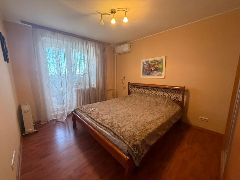 Квартира, 3-кімн., Харьков, 531м/р, Гвардейцев Широнинцев